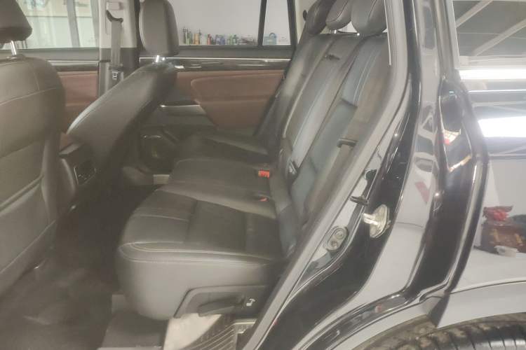 Used GAC Trumpchi GS8 2017 320T Two-Wheel Drive Luxury Smart Connectivity Version (7 Seats)
