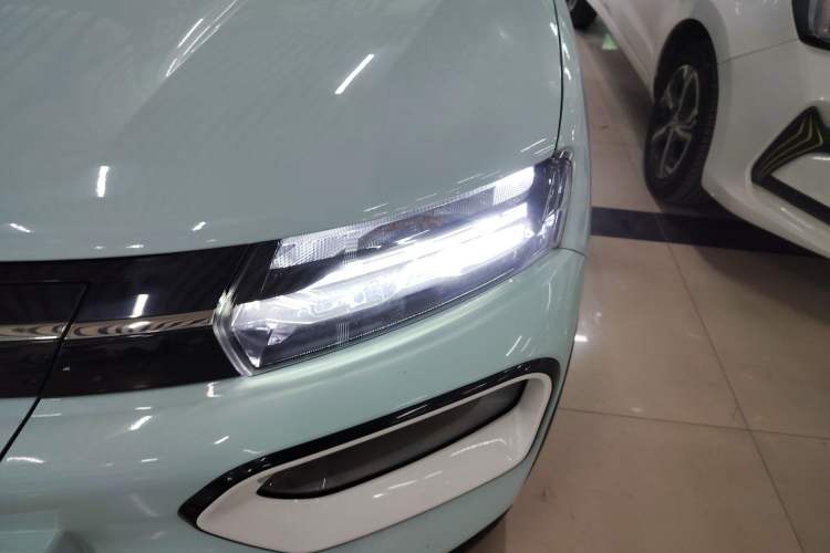 Used Dongfeng NAMMI BOX 2022 Revised Light Wind Edition 201 km Standard Version