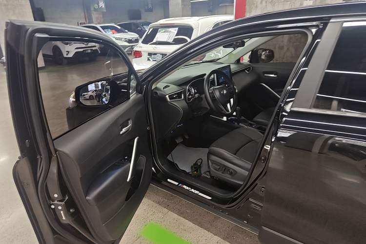 Used Toyota FRONTLANDER 2022 2.0L CVT Luxury PLUS Edition
