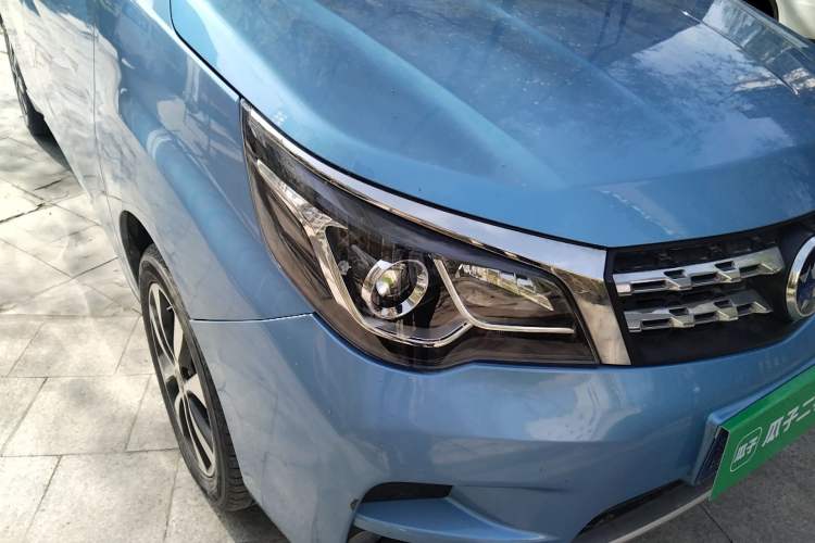 Used Venucia M50V 2017 1.6L XL CVT Luxury Edition
