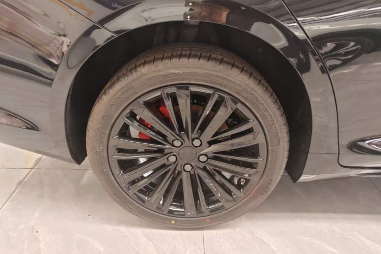 Used Geely Auto Preface 2024 Zhiqing 1.5TD Galaxy Edition Right Rear Wheel Hub