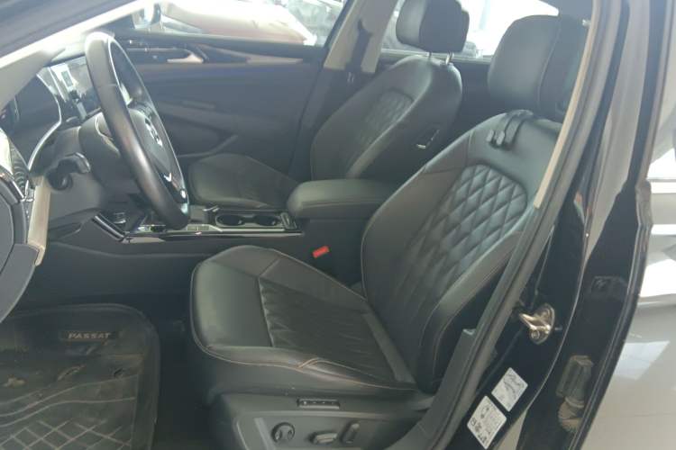 Used Volkswagen Passat 2019 330TSI Luxury Edition China VI Standard