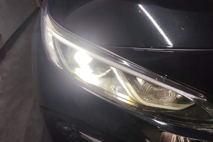 Used Toyota Wildlander 2023 2.0L CVT Two-Wheel Drive Luxury PLUS Edition Right Front Headlight