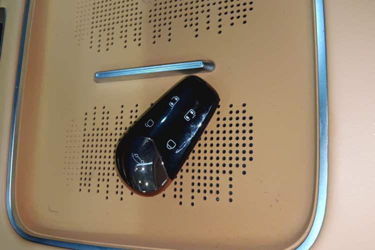 Used VOYAH Dream 2025 PHEV Four-Wheel-Drive Flagship Kunpeng Edition Interior 1