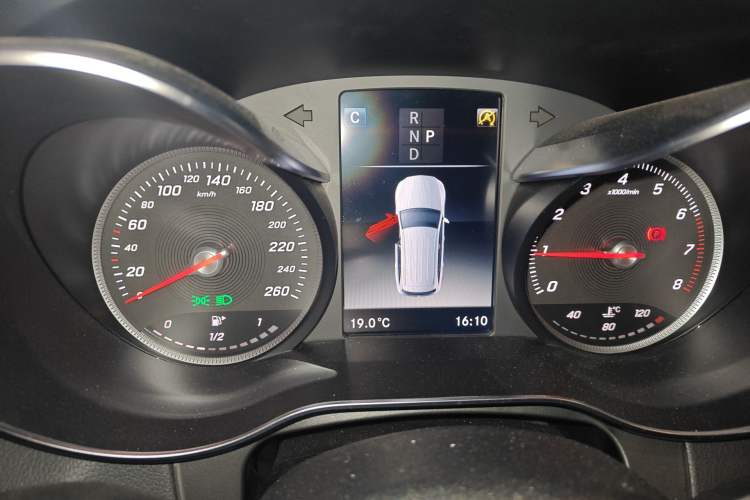 Used Mercedes-Benz GLC 2018 Facelifted GLC 260 4MATIC Dynamic Edition Instrument Cluster