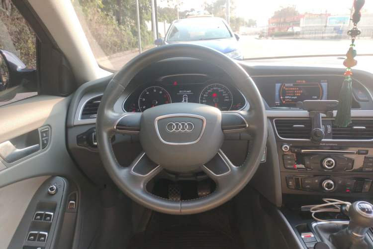 Used Audi A4L 2015 30 TFSI Manual Comfort Model
