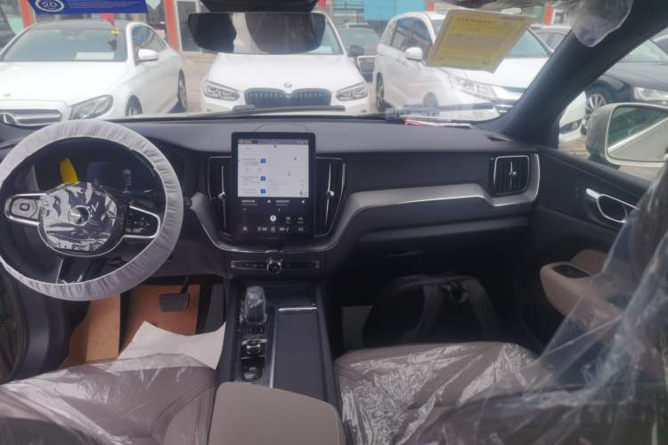 Used Volvo XC60 2026 B5 4x4 Smart Luxury Edition