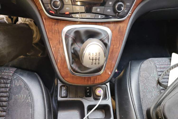 Used Haval H6 2015 Revised Version Sport Edition 1.5T Manual Transmission Two-Wheel Drive Elite Grade