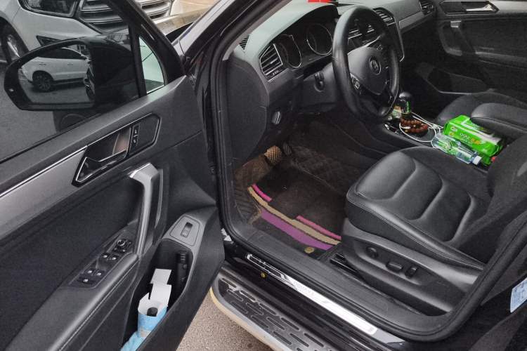 Used Volkswagen Tiguan L 2019 330TSI Automatic Two-Wheel Drive Smart Luxury Version China VI Standard Driver Seat