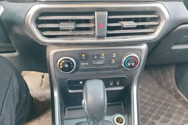 Used Ford EcoSport 2018 1.5L Automatic Platinum Wing Model
