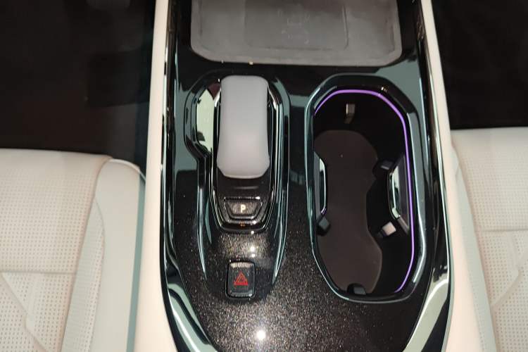 Used Zeekr 009 2024 Six-Seat Executive Version 4WD 140 kWh