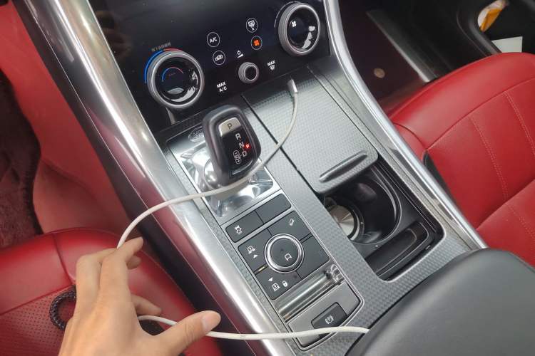 Used Land Rover Range Sport 2019 3.0 L6 HSE DYNAMIC Gear Lever