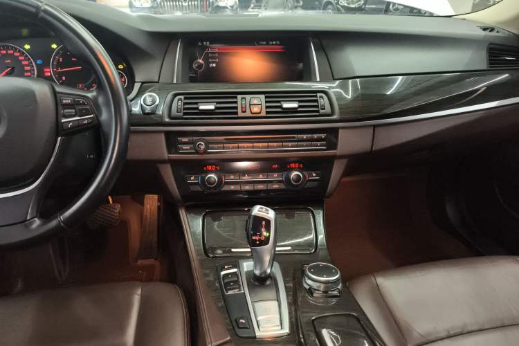 Used BMW 5 Series 2014 525Li Luxury Design Package