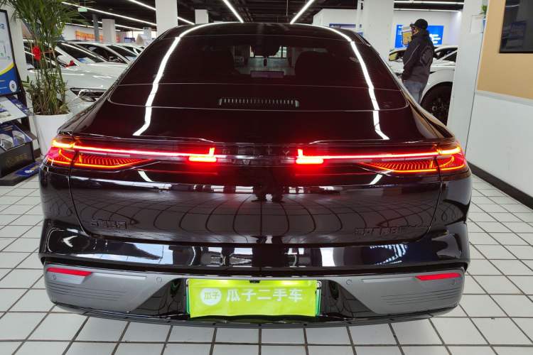 Used Geely Galaxy 8 2025 130km EM-i Prestige Edition
