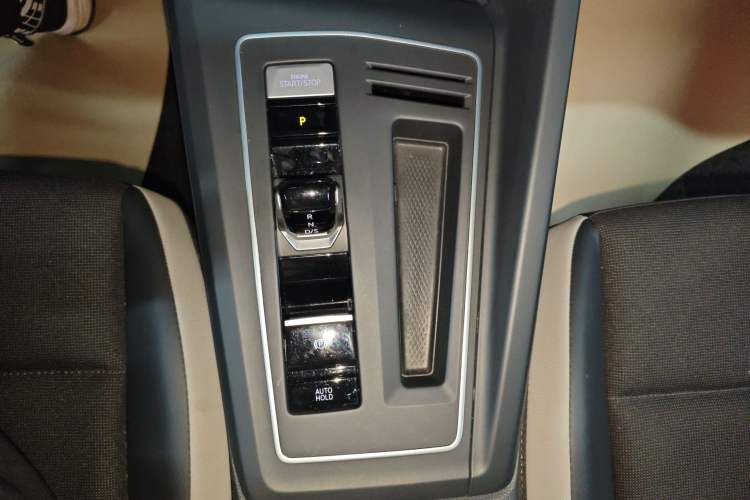 Used Volkswagen Golf 2023 280TSI DSG Pro Gear Lever