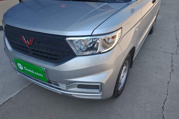 Used Wuling Hongguang V 2022 1.5L Jingqu Edition Electric-Assist LAR Left Front Headlight