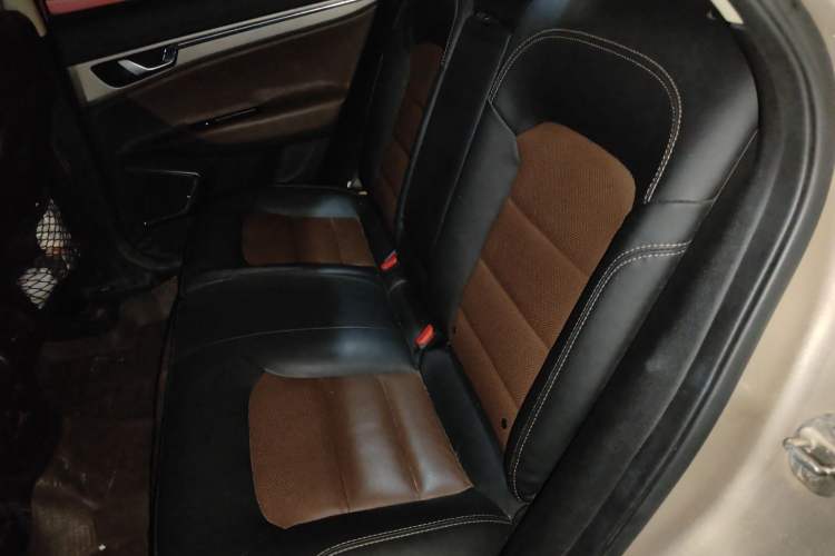 Used Geely Auto Emgrand GS 2016 Sport Edition 1.3T Automatic ZhenShang Model Left Rear Seat