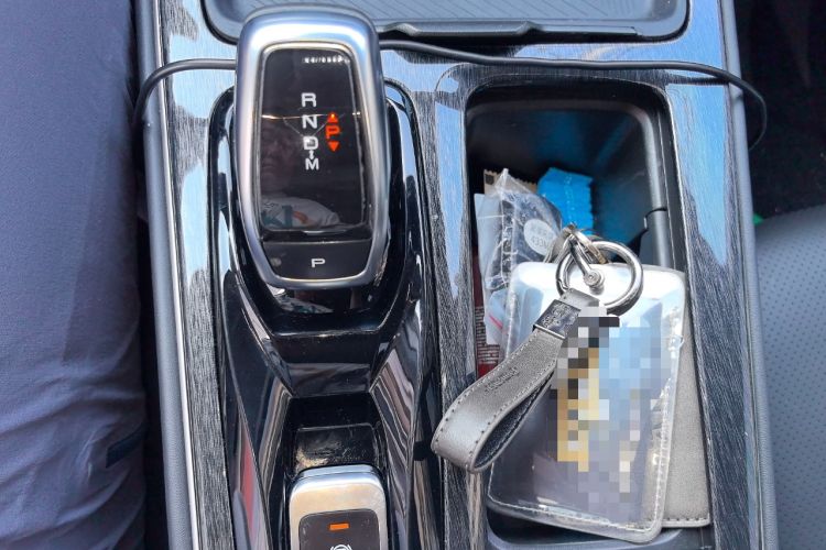 Used Dongfeng Aeolus Yixuan MAX 2021 1.5T Super Cool Dad Edition Gear Lever