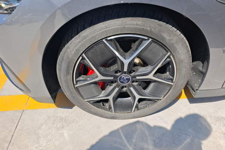 Used BYD Han 2022 EV Genesis Edition 715KM Front-Wheel-Drive Prestige Model Left Front Wheel Hub