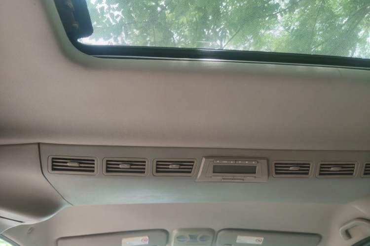 Used JAC Group Refine M5 2012 2.0T Gasoline Manual Business Edition
