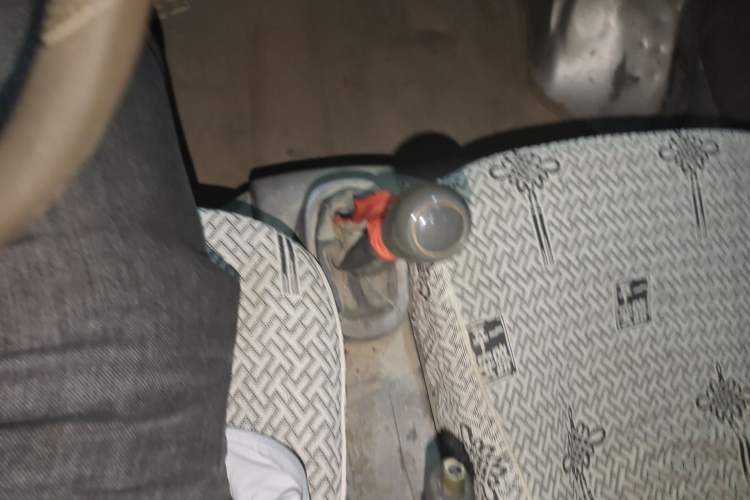 Used Hafei Minyi 2012 1.0L Air-Conditioned DA465QA Gear Lever