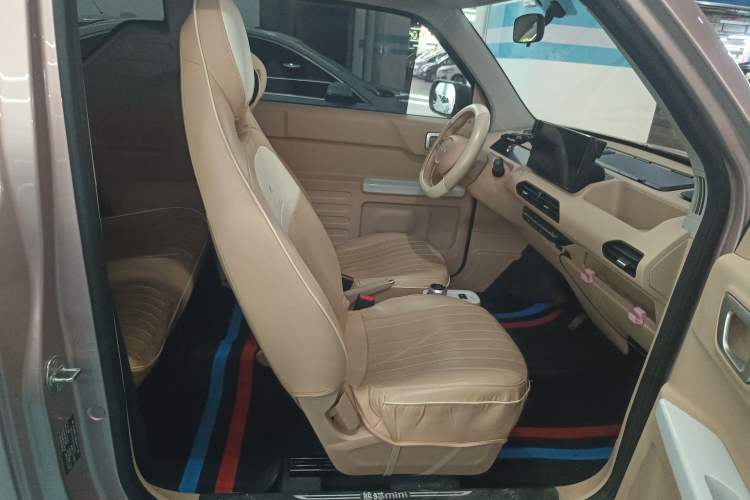 Used Geely Galaxy Panda 2024 Panda Mini 200km Endurance Bear Right Front Seat