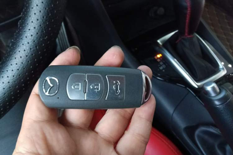 Used Mazda Mazda 3 Axela 2016 Sedan 1.5L Automatic Luxury Model