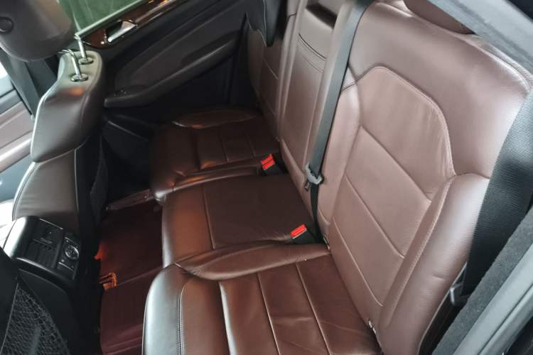 Used Mercedes-Benz M-Class 2012 ML 350 Luxury Edition Left Rear Seat