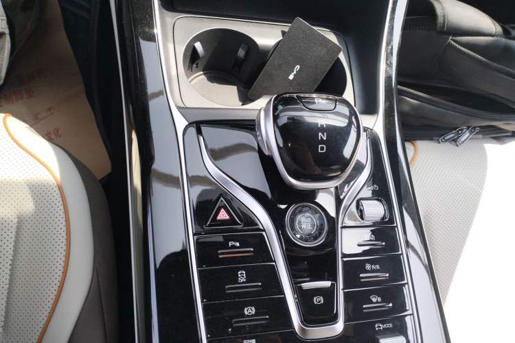 Used BYD Qin PLUS 2023 Champion Edition EV 510KM Leading Model Gear Lever