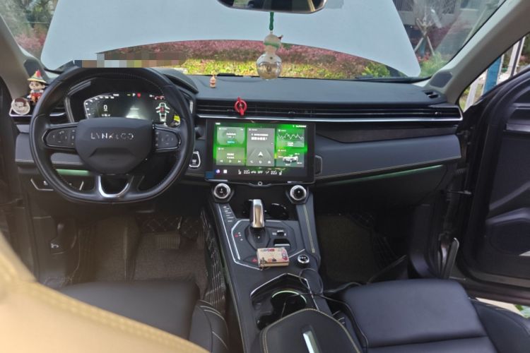 Used Lynk & Co 05 2020 2.0TD Two-Wheel Drive Shine Halo Center Console