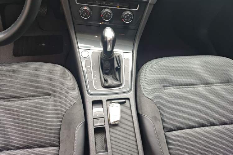 Used Volkswagen Golf 2020 Zhiai Edition 280TSI DSG Comfort Model Gear Lever