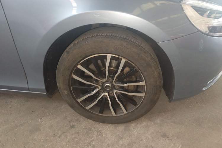 Used Volvo V40 2017 T3 Zhiyi Edition Right Front Wheel Hub