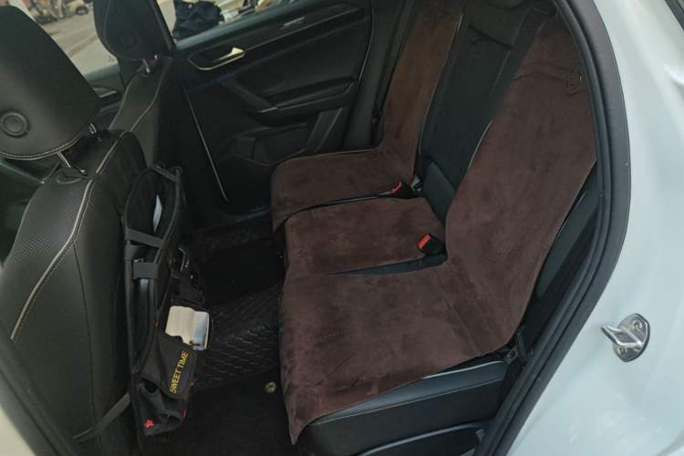 Used Volkswagen Tayron X 2020 330TSI Two-Wheel Drive Luxury Smart Connectivity Version Left Rear Seat