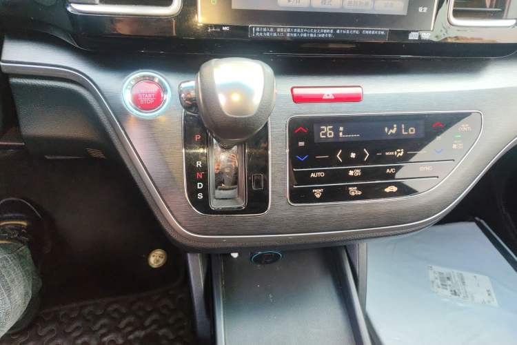 Used Honda Elysion 2016 2.4L Supreme Edition
