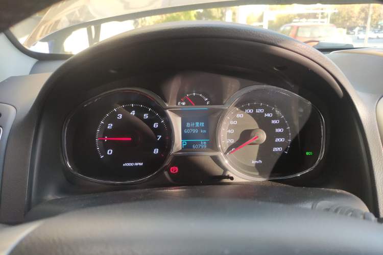 Used Chevrolet Captiva 2015 2.4L 4x4 Flagship Edition 7-Seater
