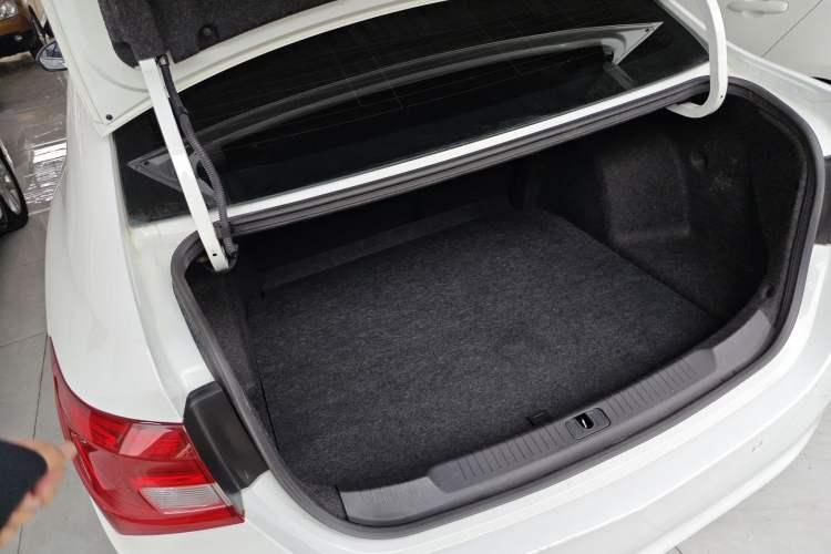 Used Buick GT 2015 15N Automatic Deluxe Edition Trunk