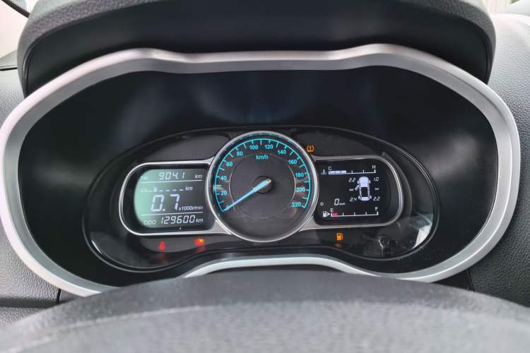 Used SWM X3 2021 1.5L Manual Comfort Version 7 Seats
