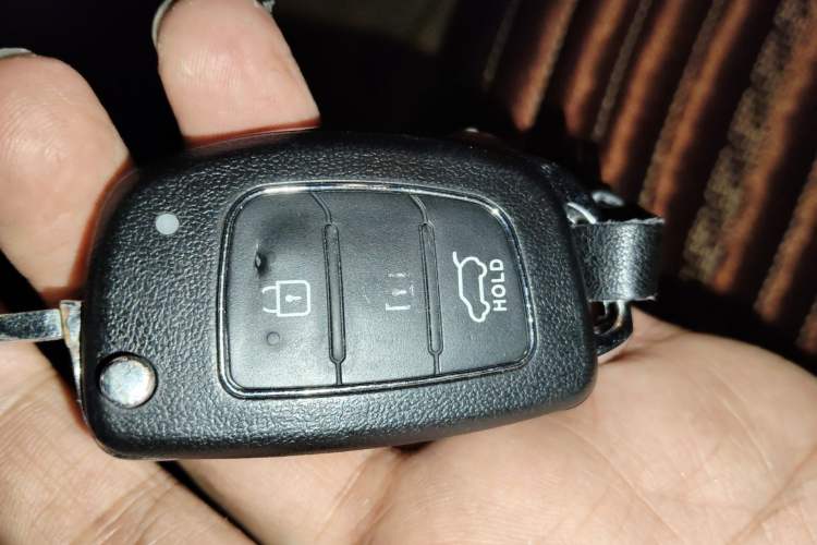 Used Hyundai Santa Fe 2013 2.4L Automatic 4x4 Smart Version Vehicle Key