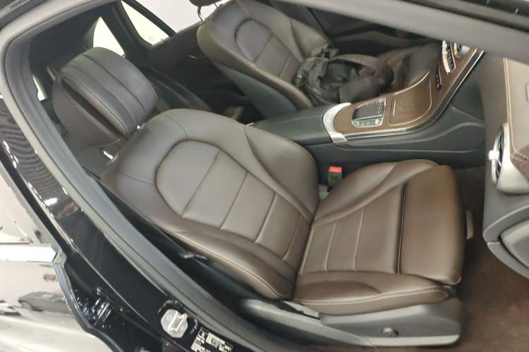 Used Mercedes-Benz GLC 2020 Facelift GLC 260 L 4MATIC Luxury Edition
