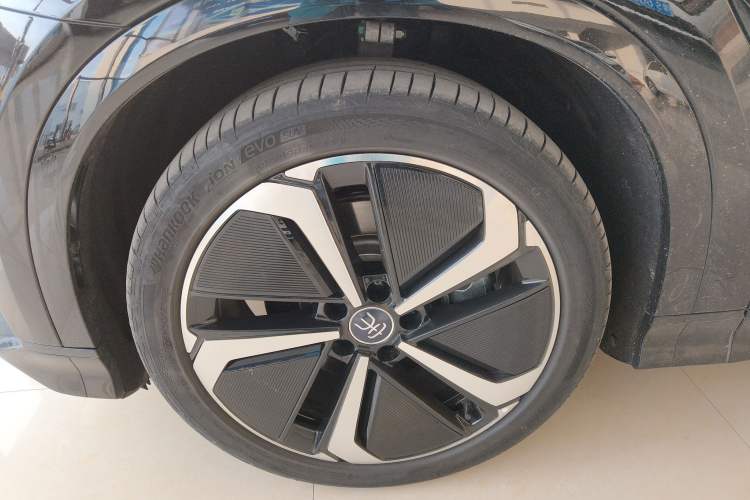 Used BYD Song L EV 2025 662 km Ultra-Range Version Exterior 7