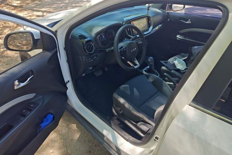 Used Kia kx1 Stonic 2021 1.4L CVT Fun Edition Interior 3