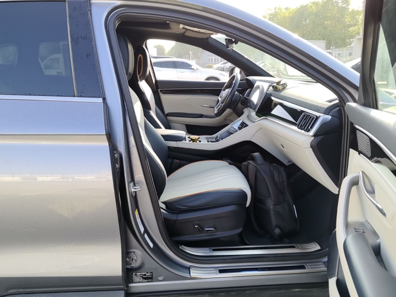 BYD Song PLUS New Energy 2024 HONOR Edition DM-i 110km Flagship PLUS — снимка 19