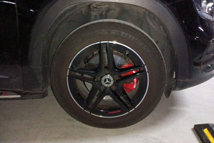 Used Mercedes-Benz GLB 2023 GLB 200 Dynamic Edition Right Front Wheel Hub