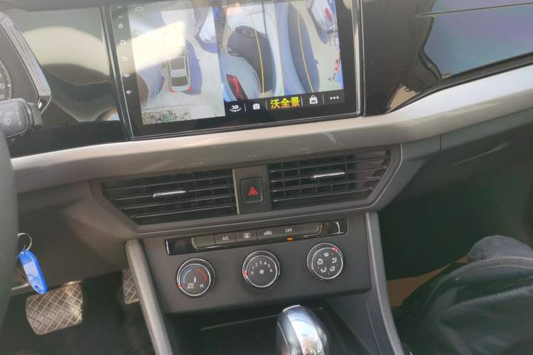 Used Volkswagen Bora 2020 1.5L Automatic Fashion Edition Audio And AC Panel