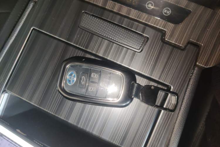 Used Toyota Sienna 2021 2.5L Hybrid Platinum Edition