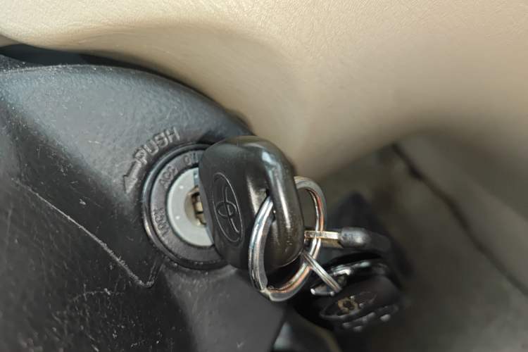 Used Toyota Corolla EX 2013 1.6L Automatic Luxury Edition