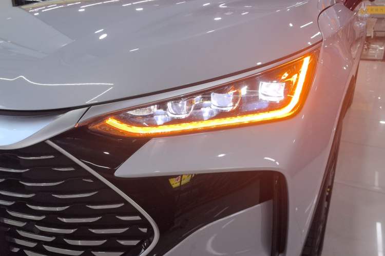 Used BYD Tang New Energy 2024 DM-i Glory Edition 112KM Flagship Model Left Front Headlight