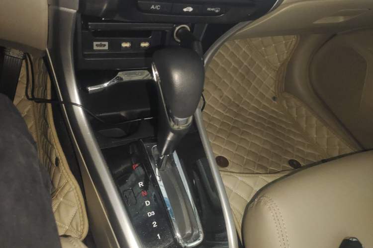 Used Honda Crider 2013 1.8L automatic luxury edition