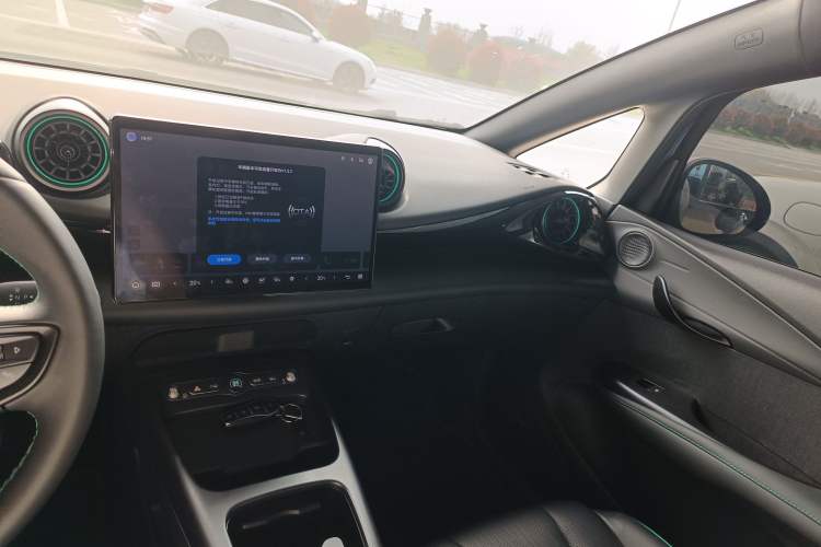 Used BYD Dolphin 2025 Smart Drive Version 420 km Freedom Edition
