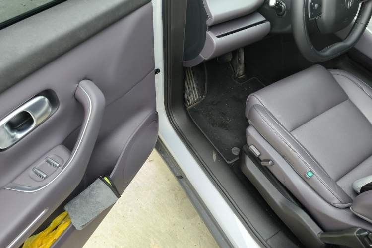 Used Leapmotor C16 2026 All-Electric 630 LiDAR Version 6-Seater
